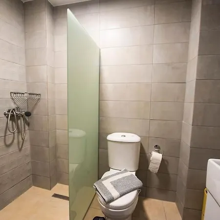 Flat In The Heart Of コス・タウン