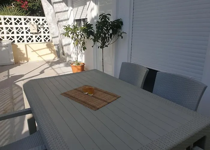 Flat In The Heart Of شقة بلدة كوس